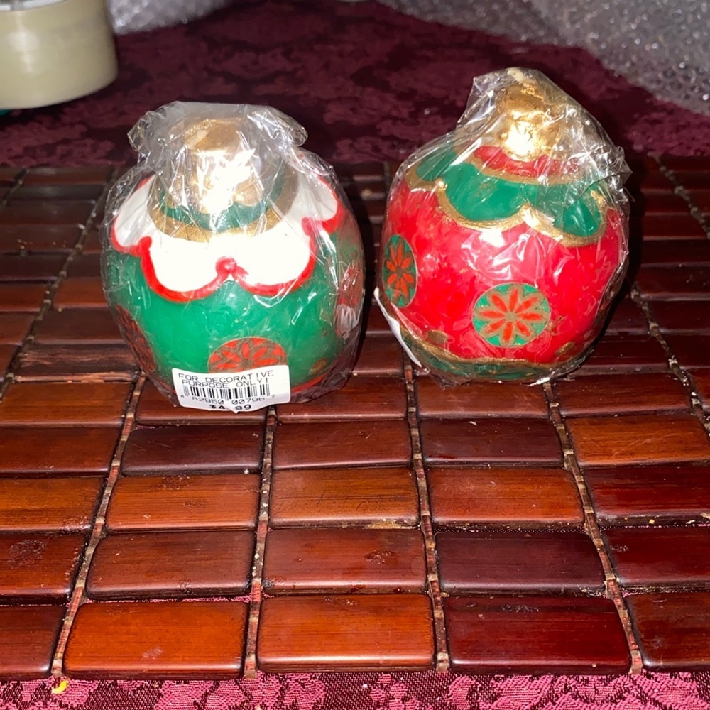 BX49 Vintage Festive Ornament Bauble Candle Hand-Carved Red and green candle
